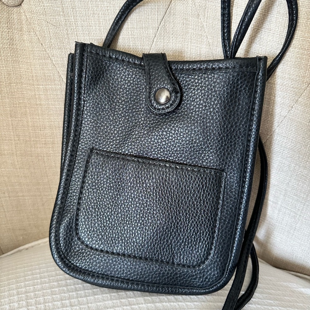 Elegant Black Leather Shoulder Bag